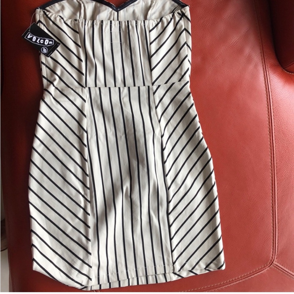 Volcom | Dress - Picture 3 of 4